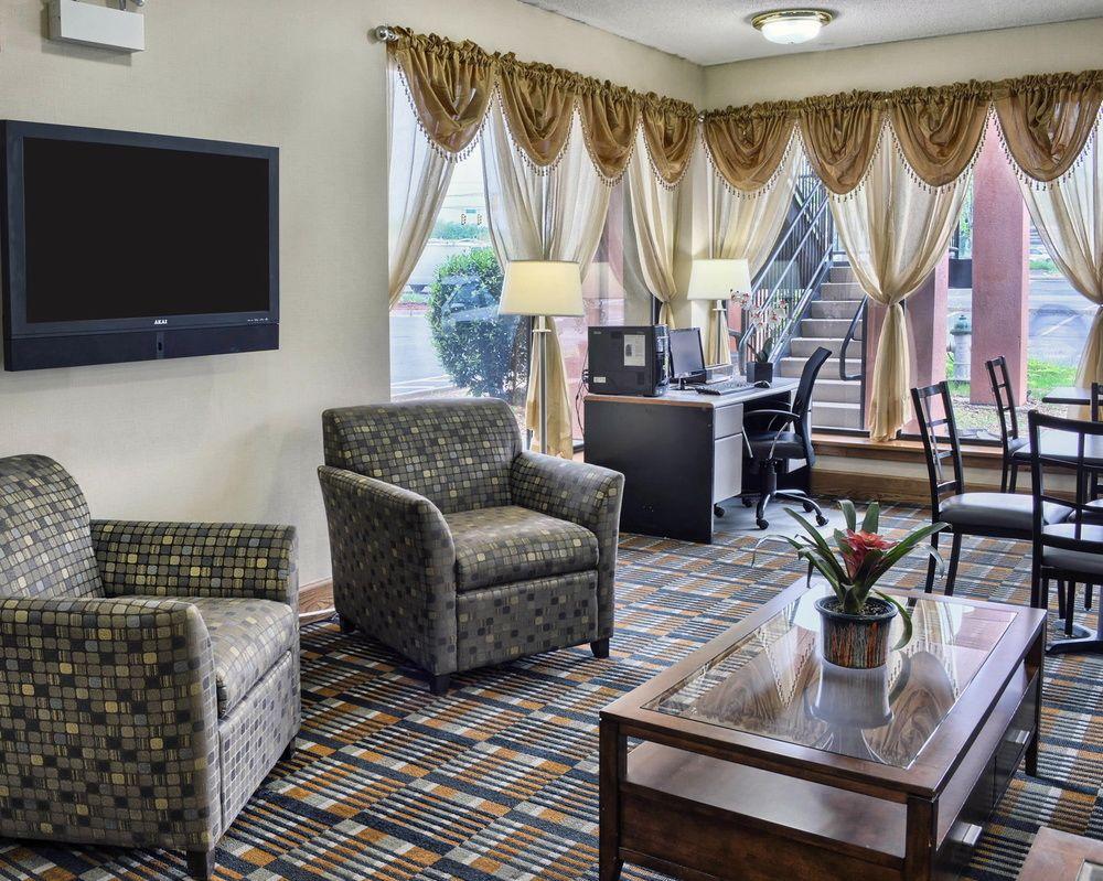 Quality Inn Fredericksburg-Central Park Area Zewnętrze zdjęcie