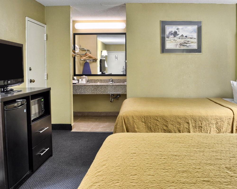 Quality Inn Fredericksburg-Central Park Area Zewnętrze zdjęcie