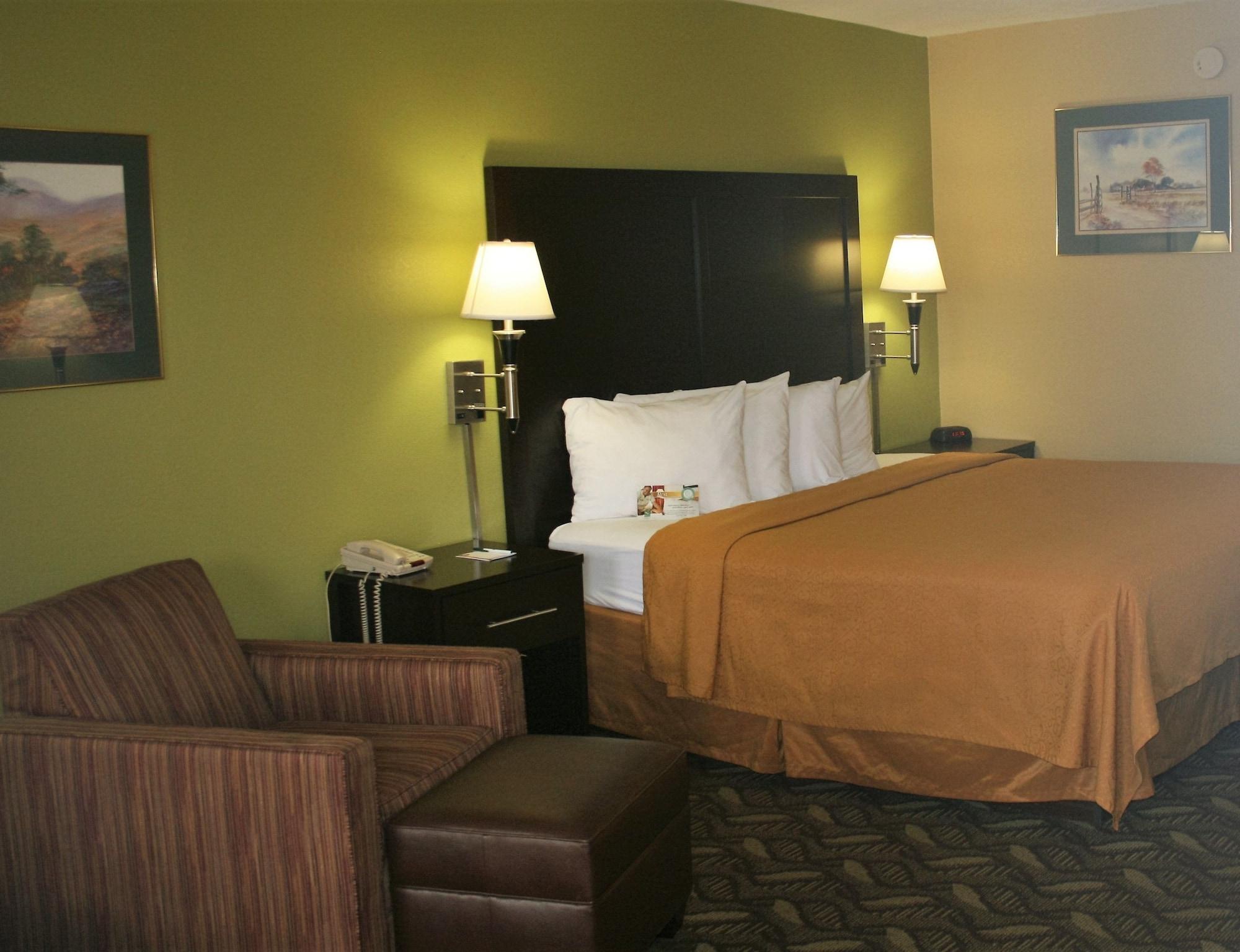 Quality Inn Fredericksburg-Central Park Area Zewnętrze zdjęcie