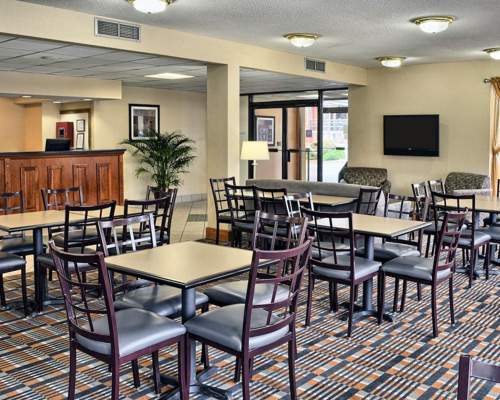 Quality Inn Fredericksburg-Central Park Area Zewnętrze zdjęcie