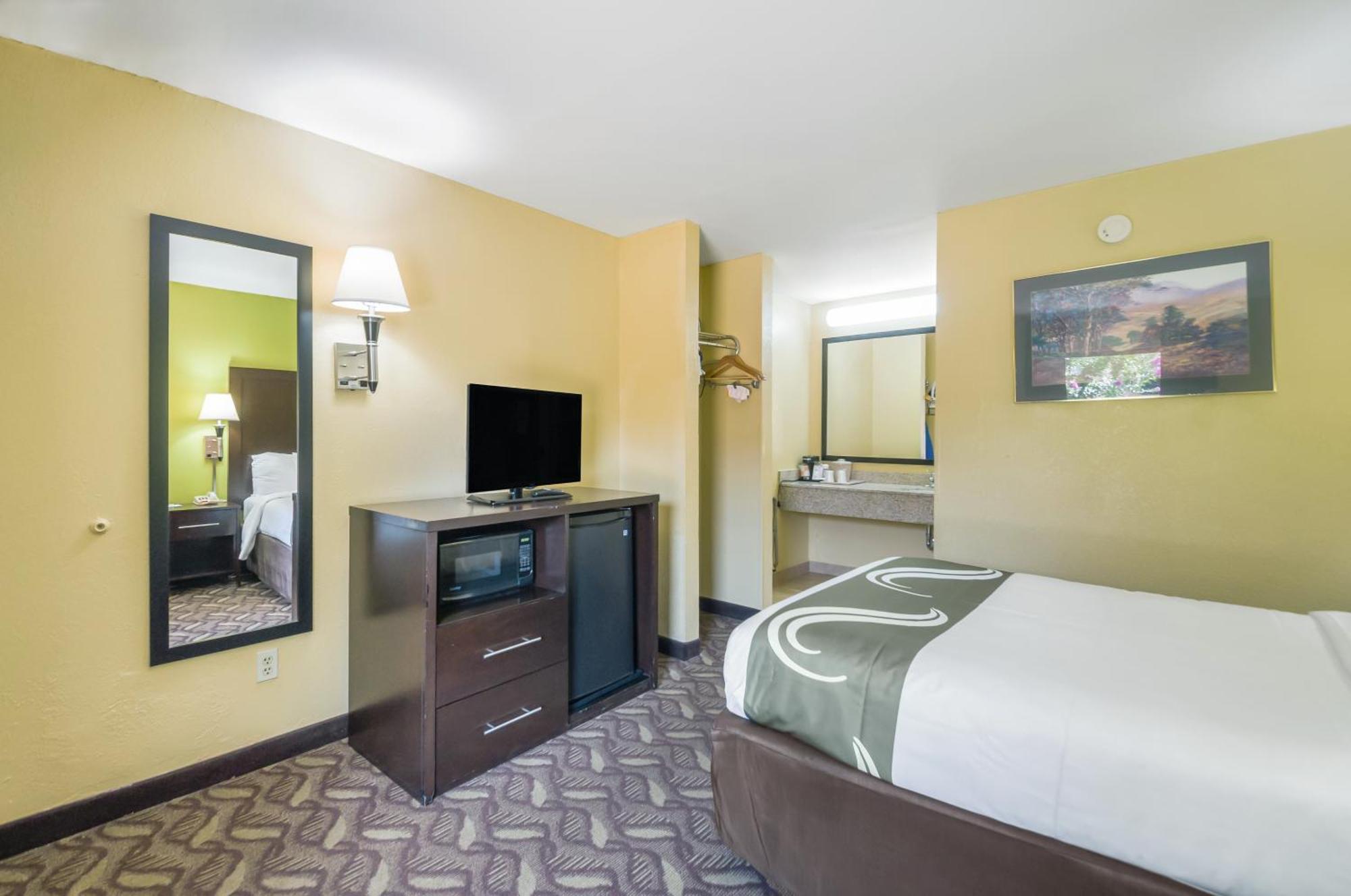 Quality Inn Fredericksburg-Central Park Area Zewnętrze zdjęcie