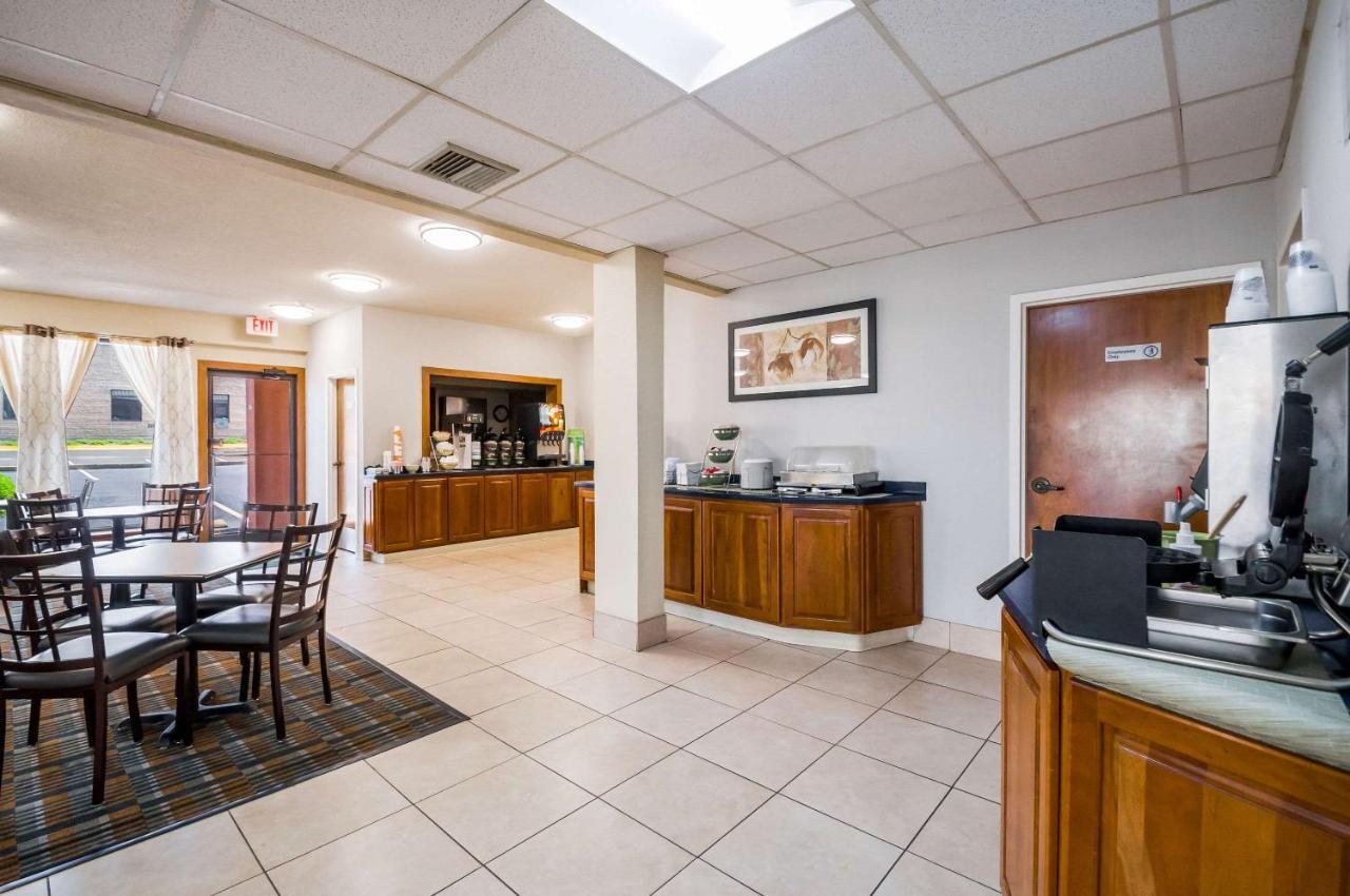 Quality Inn Fredericksburg-Central Park Area Zewnętrze zdjęcie