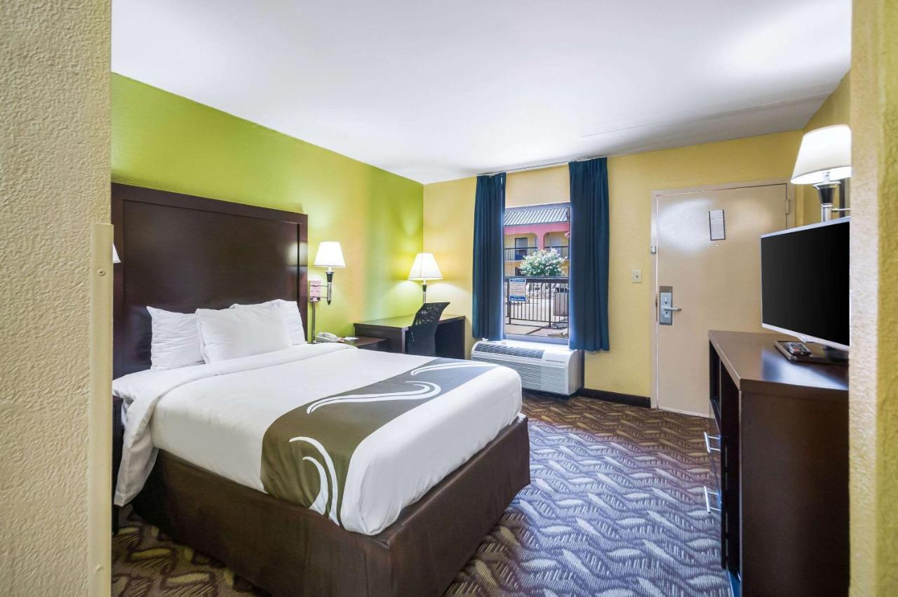 Quality Inn Fredericksburg-Central Park Area Zewnętrze zdjęcie